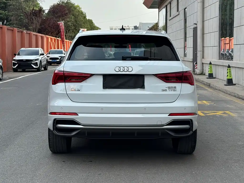 Audi Q3 2022 35 TFSI Fashion