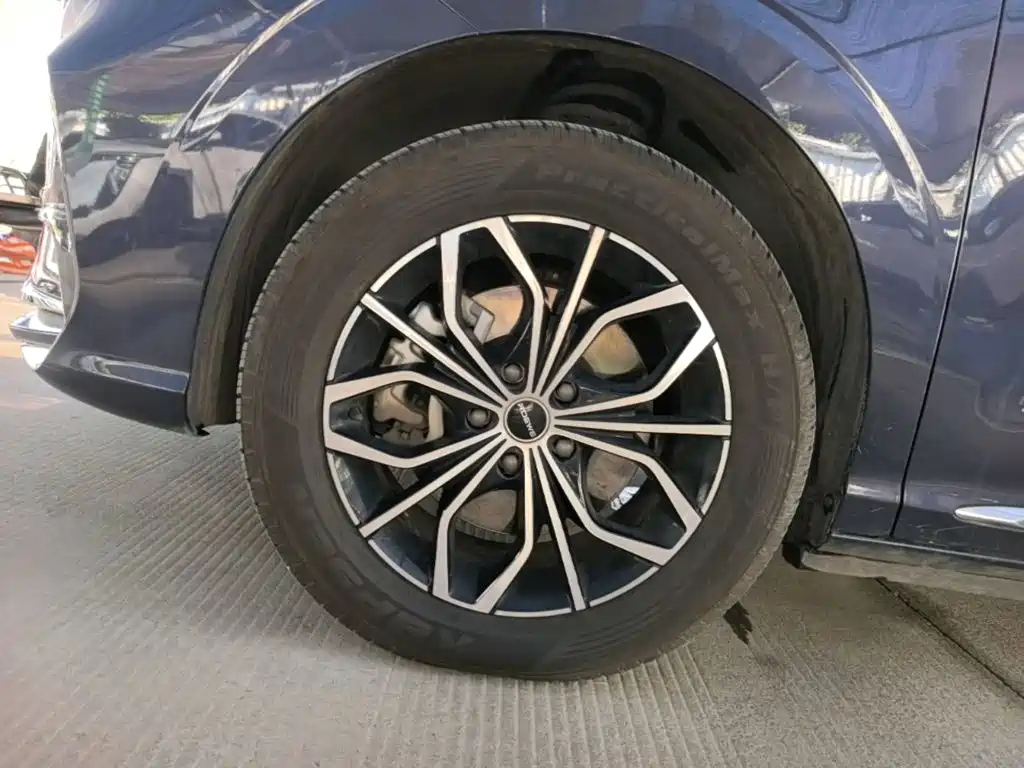 Roewe iMAX8 New Energy — миниатюра 23