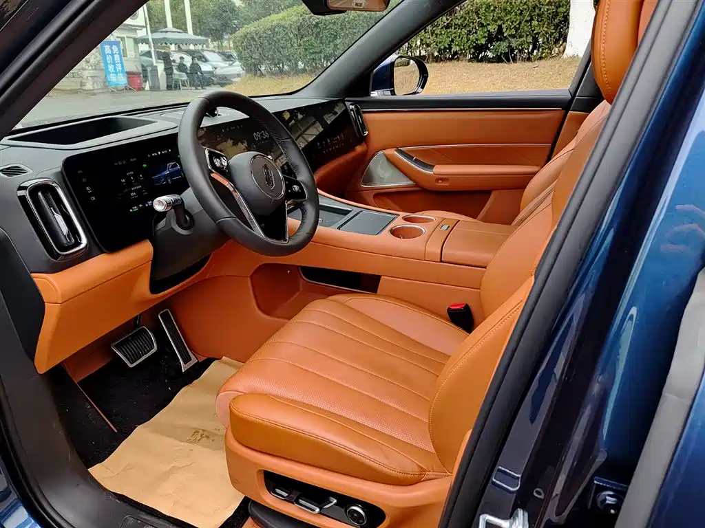 AITO ASK THE WORLD M8