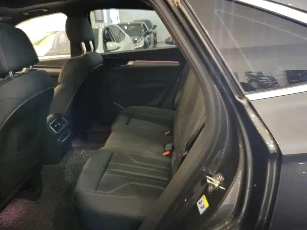 Audi Q5L Sportback — миниатюра 17