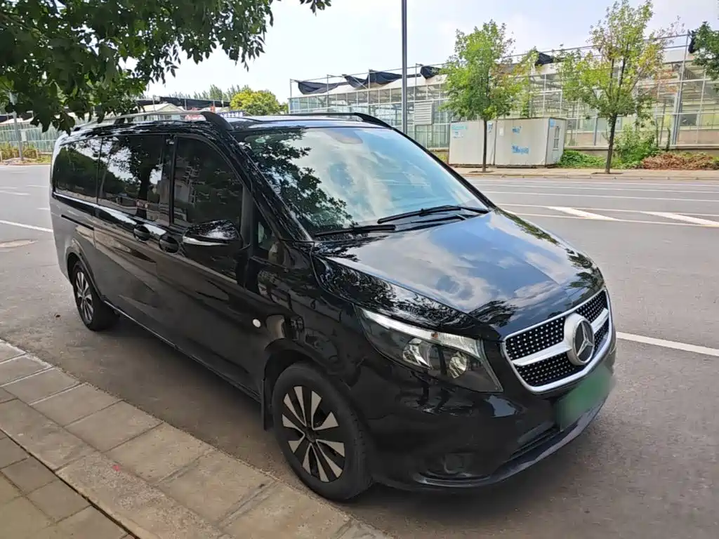 Mercedes-Benz Vito 2021 2.0T Elite 7 мест