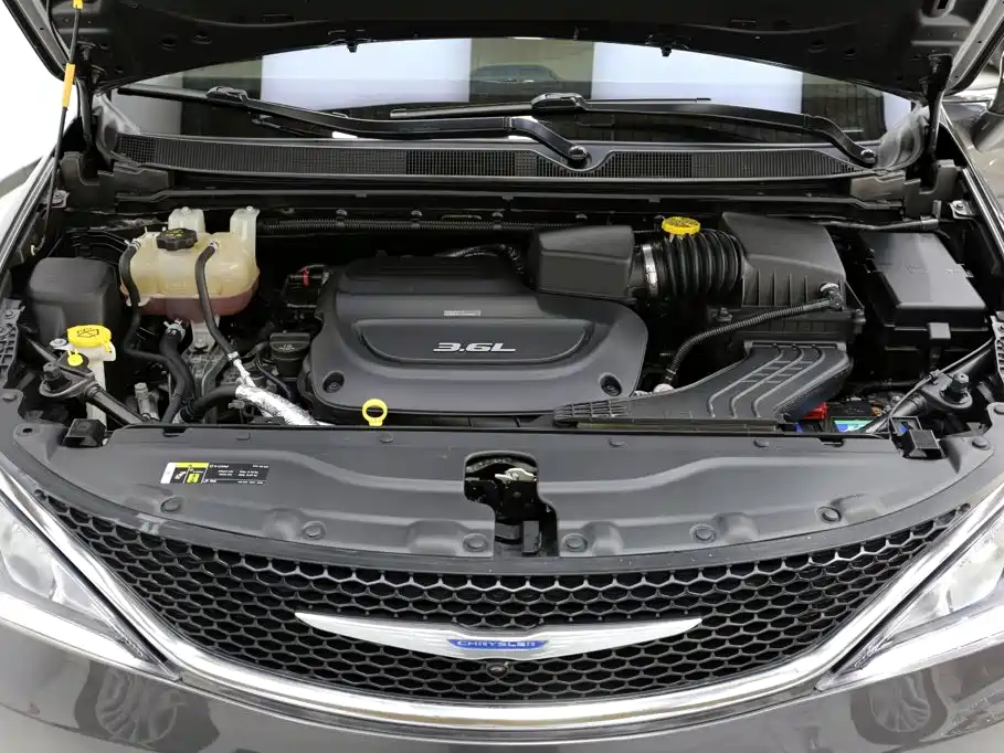 Chrysler Grand Voyager (Import) — миниатюра 23