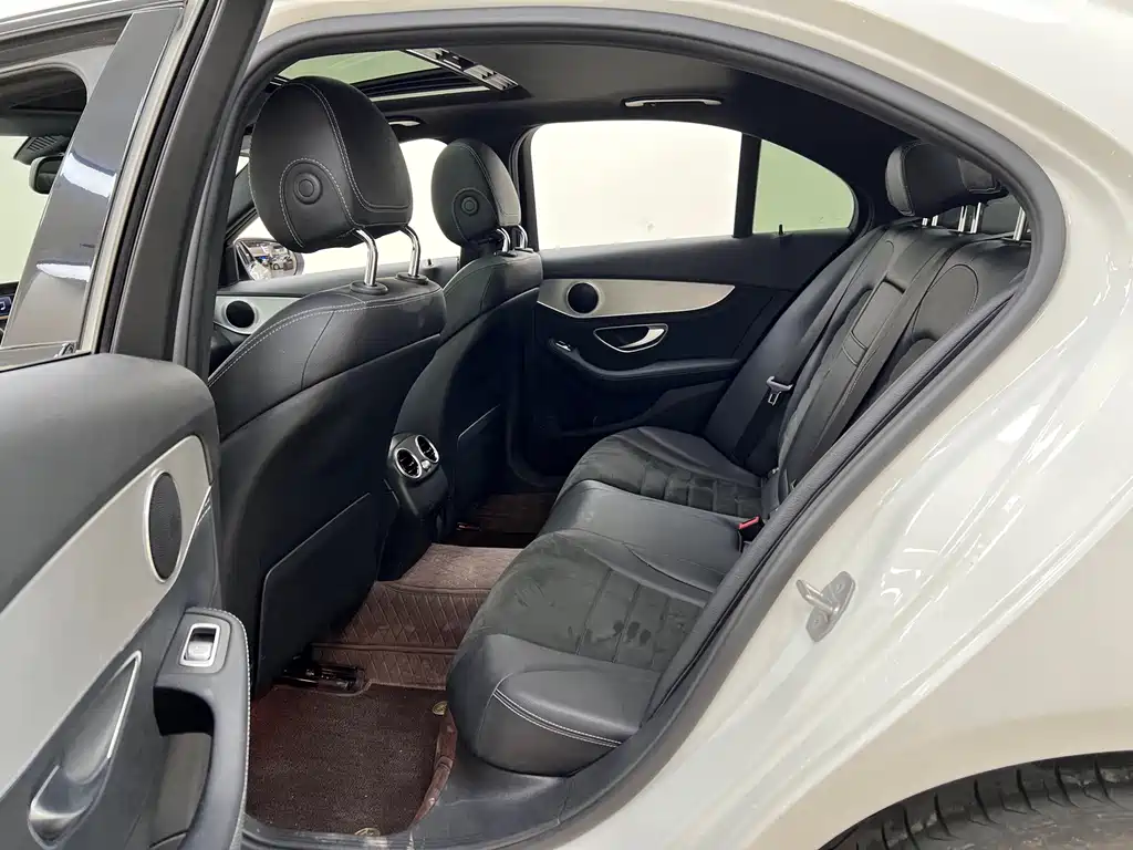 Mercedes-Benz C-Class — миниатюра 11