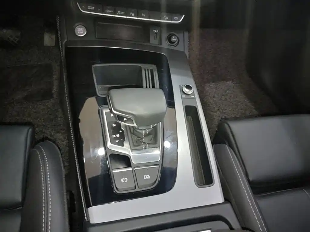 Audi Q5L Sportback — миниатюра 14