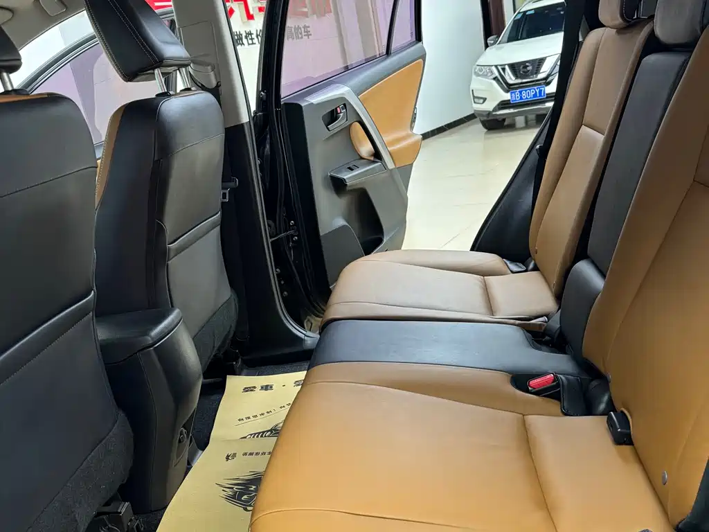 Toyota RAV4 2016 2.5L AT Elite