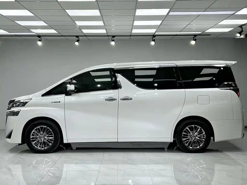 Toyota Vellfire 2019 2.5L HV Luxury