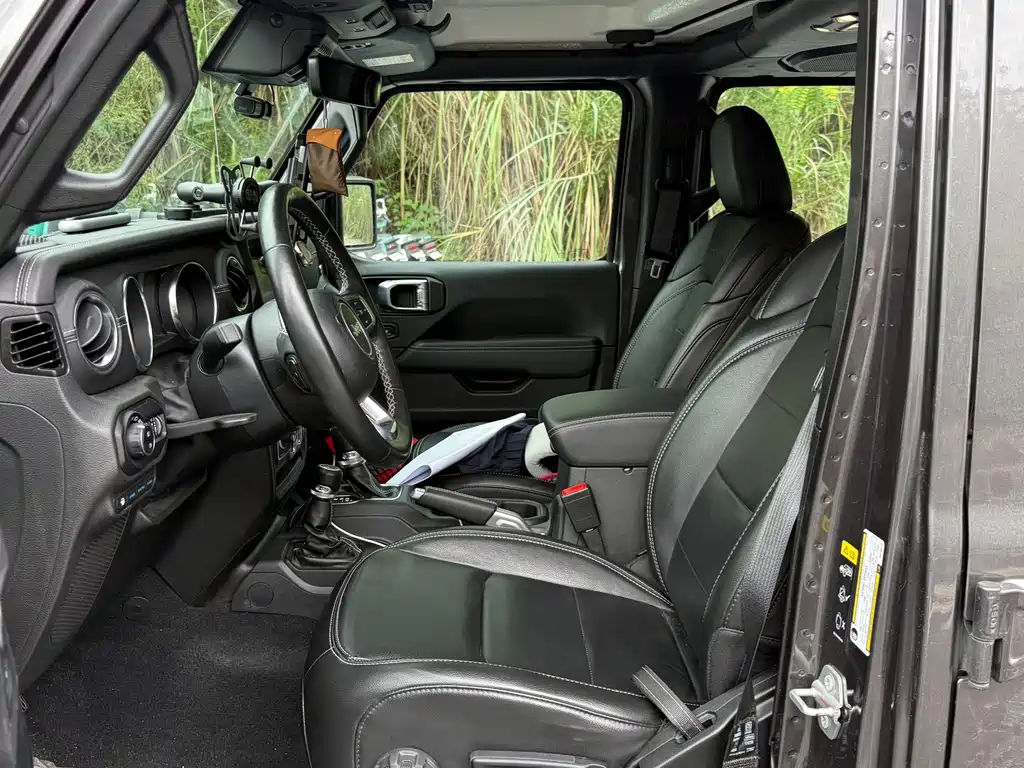 Jeep Wrangler PHEV — миниатюра 8