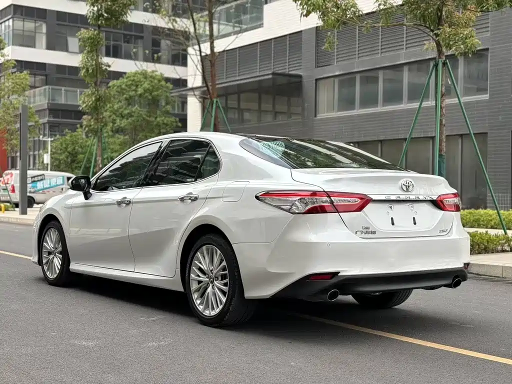 TOYOTA CAMRY