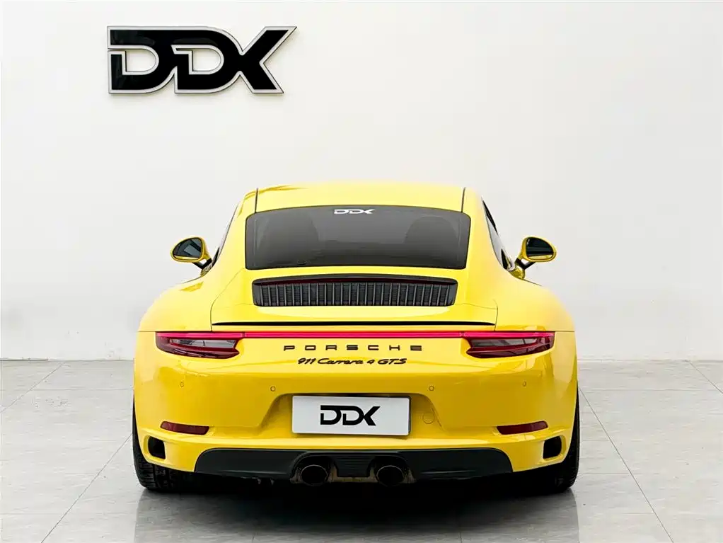 Porsche 911 2017 Carrera 4 GTS 3.0T