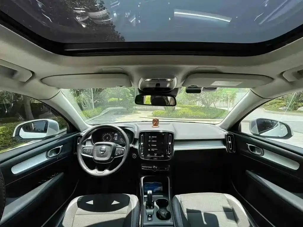 Volvo XC40 — миниатюра 4