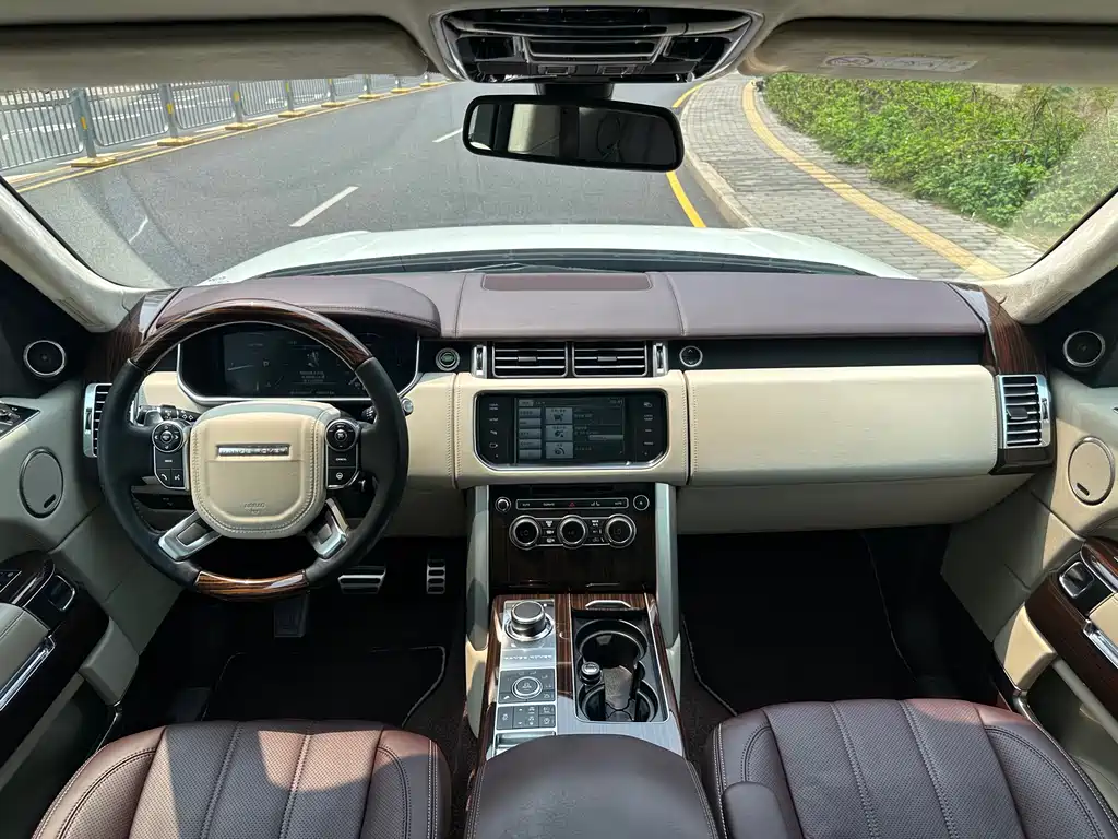 Land Rover Range Rover 2015 3.0 TDV6 Vogue