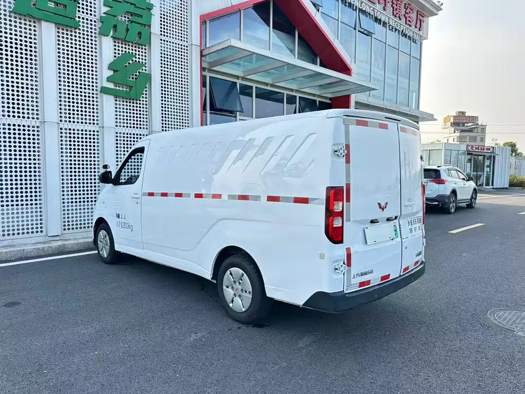 Wuling Yangguang — миниатюра 15