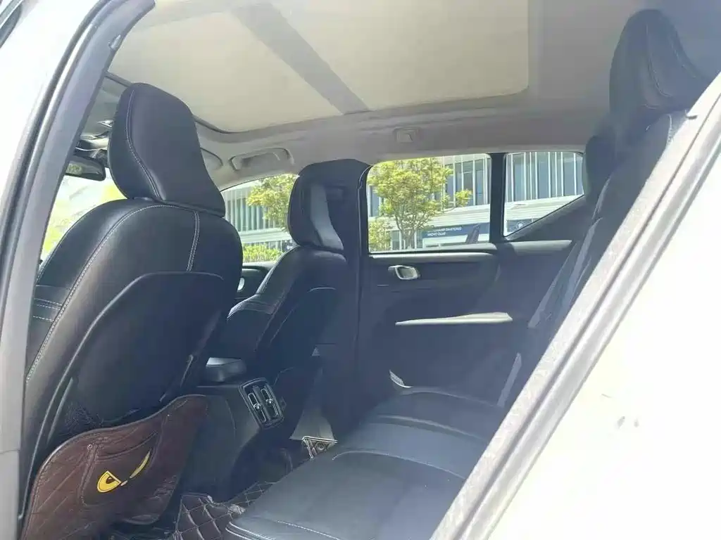 Volvo XC40 — миниатюра 6