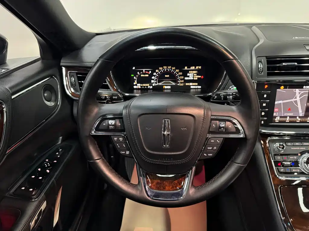 Lincoln Continental — миниатюра 11