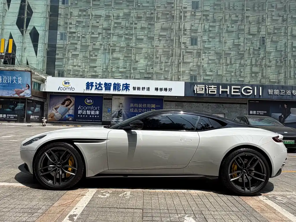 Aston Martin DB11 2019 4.0T V8 Coupe