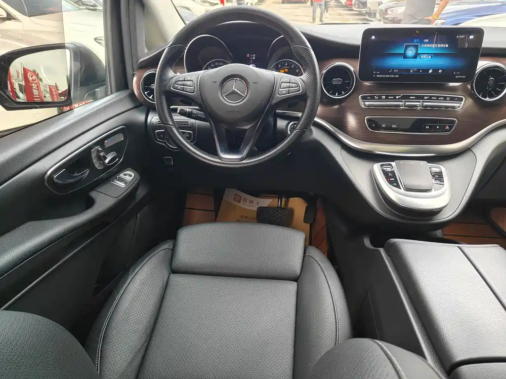 MERCEDES-BENZ V CLASS