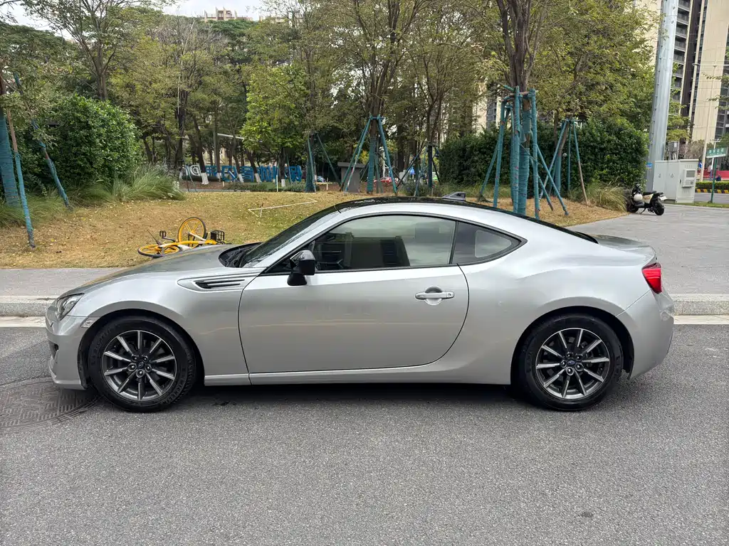 SUBARU BRZ