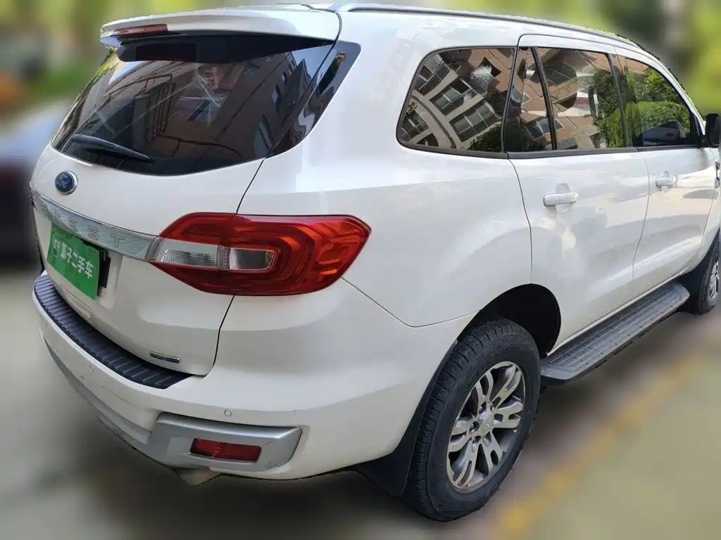 Ford Everest — миниатюра 4