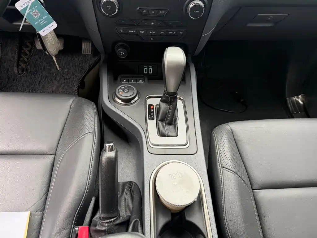 Ford Everest — миниатюра 7