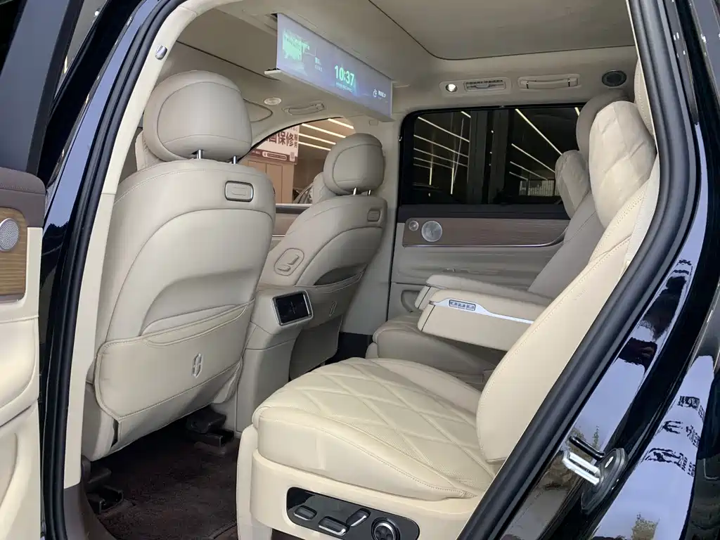 AITO ASK THE WORLD M9