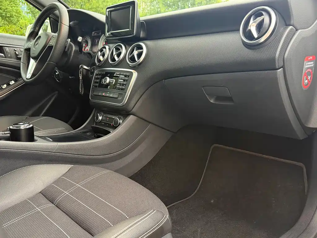 Mercedes-Benz A-Class A 2015 A 200 Fashion