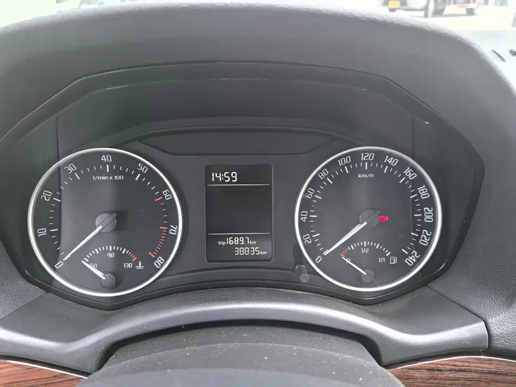 Skoda Octavia 2014 1.6L AT