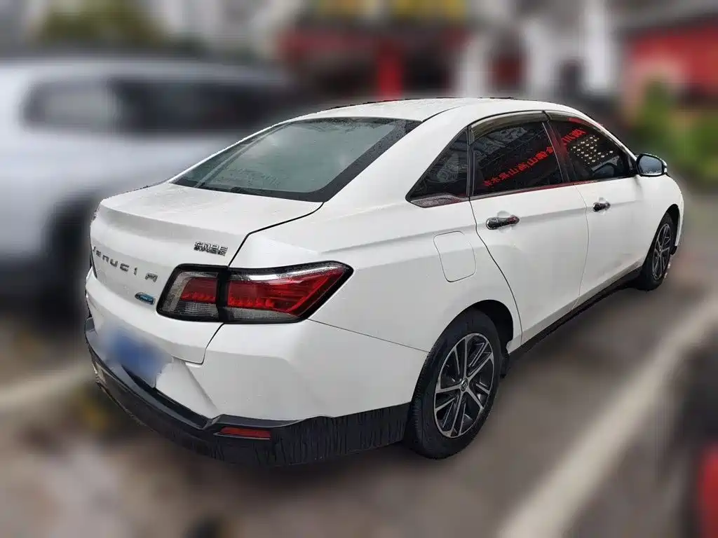 Venucia D60 — миниатюра 4
