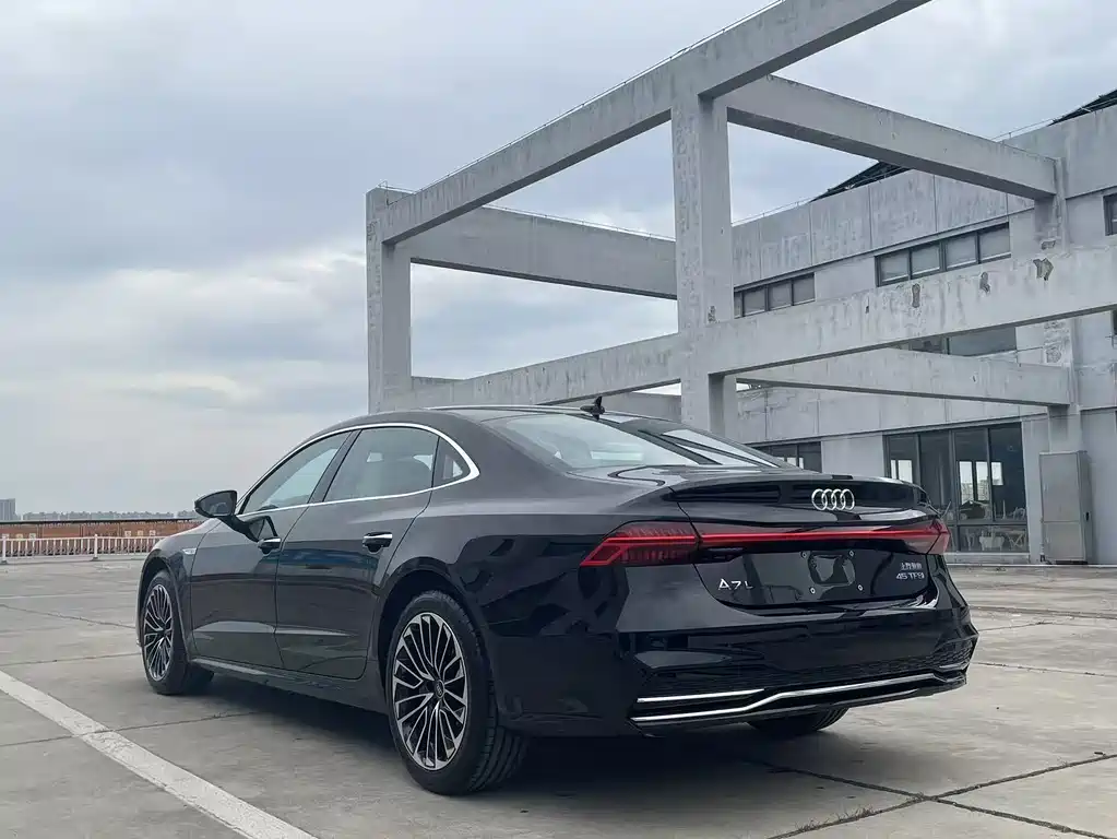 Audi A7L 2025 45 TFSI Luxury