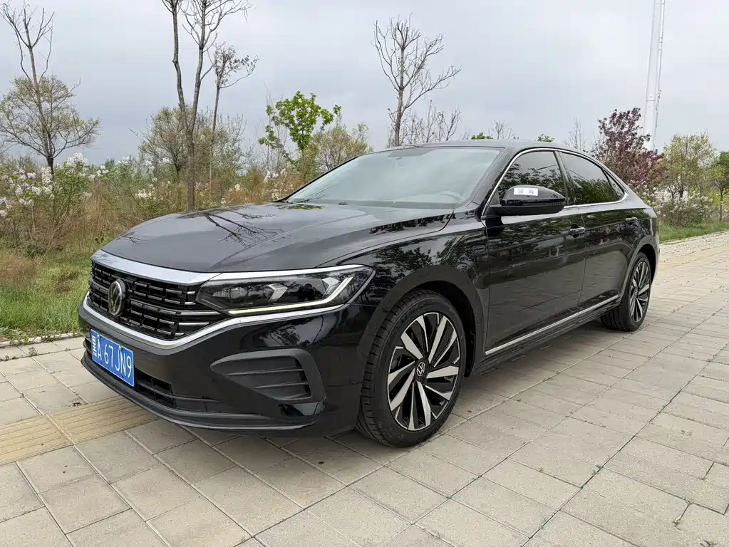 Volkswagen Passat 2023