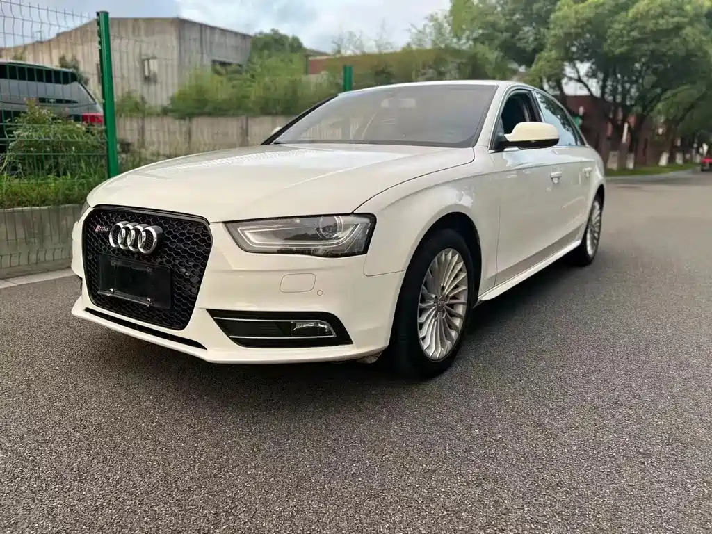 Audi A4L 2015