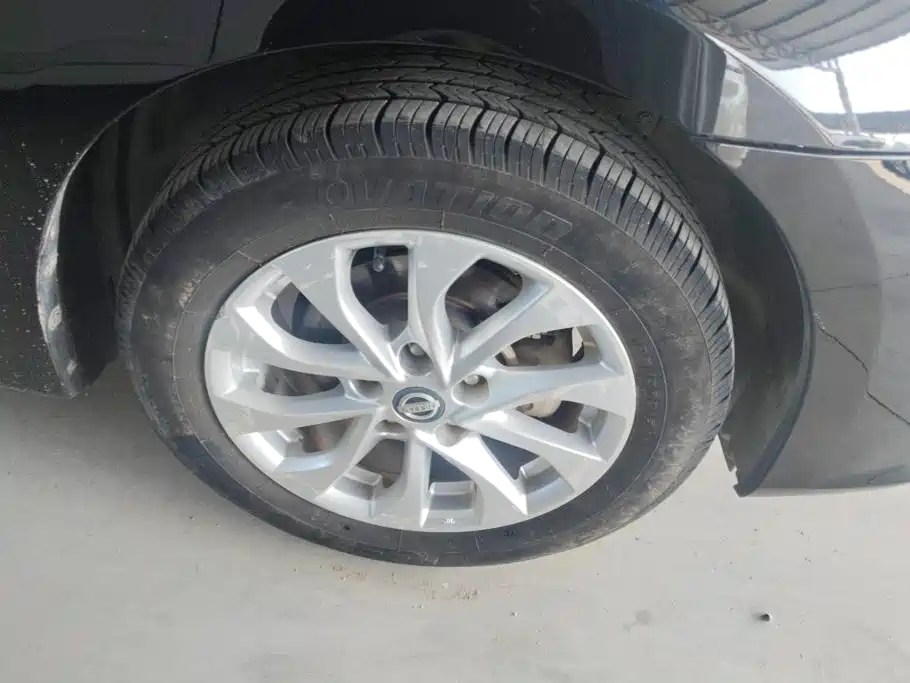 Nissan Sylphy 2016 1.6XL MT Luxury