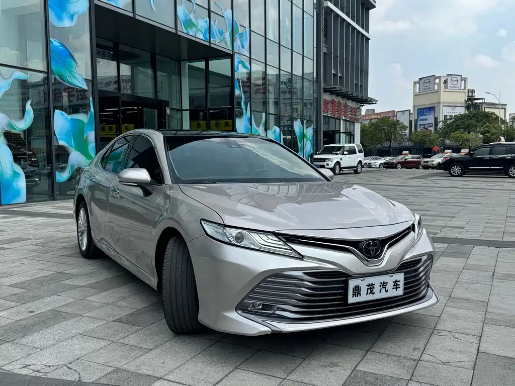 Toyota Camry — миниатюра 6