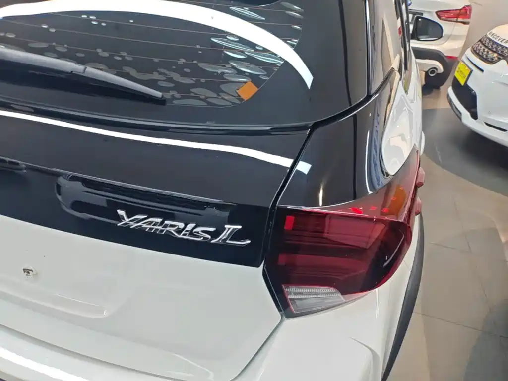 Toyota Yaris L — миниатюра 8