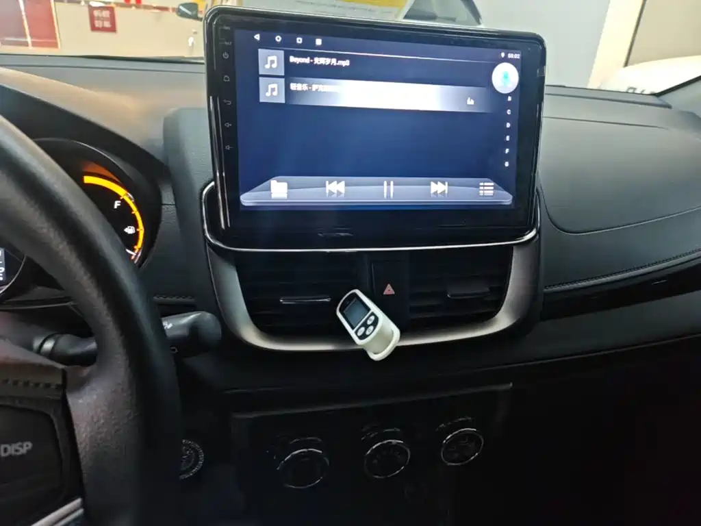 Toyota Yaris L — миниатюра 13