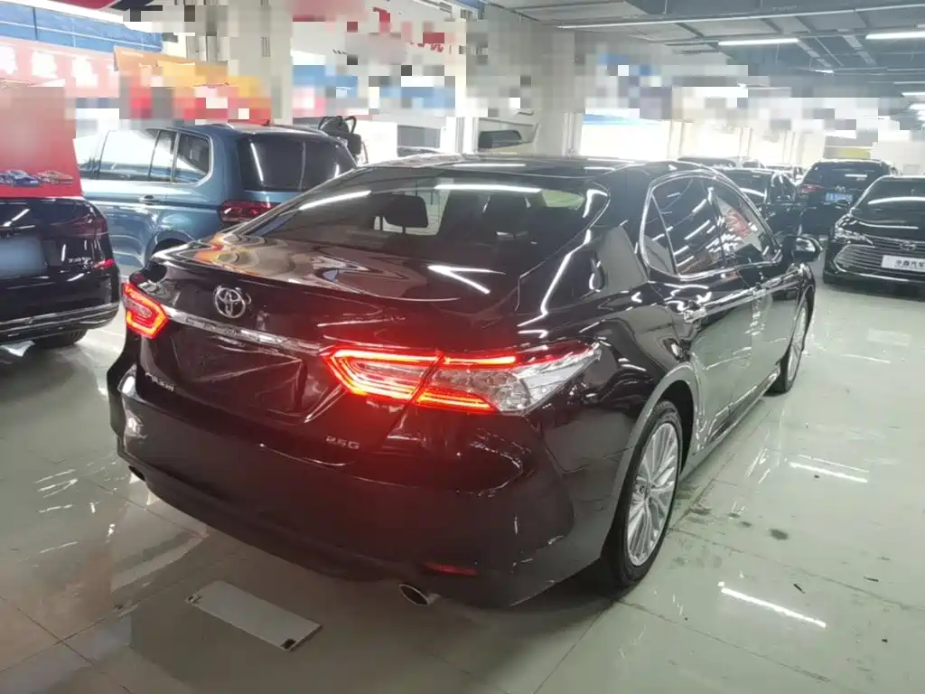 Toyota Camry — миниатюра 7