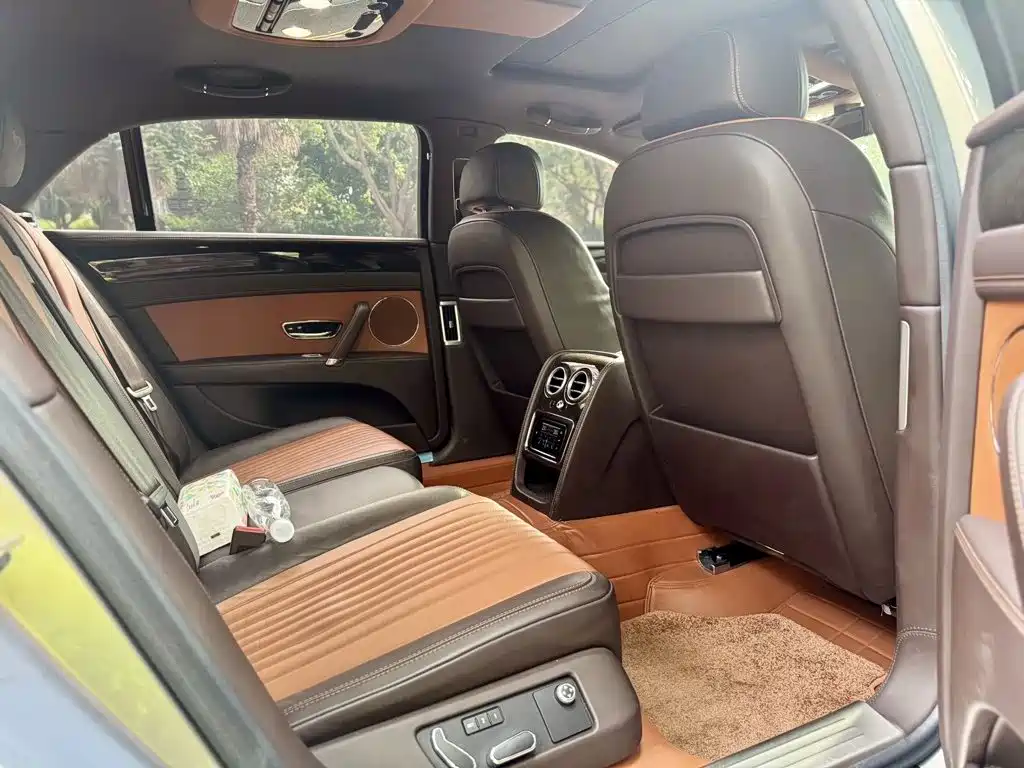 Bentley Flying Spur — миниатюра 8