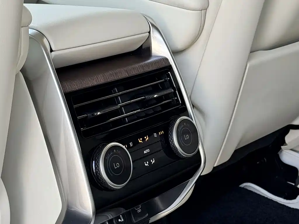 Land Rover Range Rover — миниатюра 4