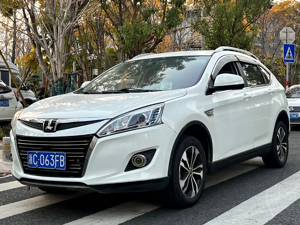 Luxgen U6 2015