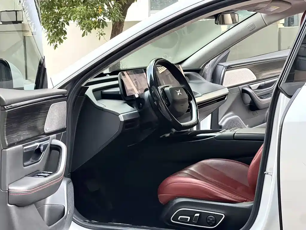 XPeng P7 — миниатюра 8