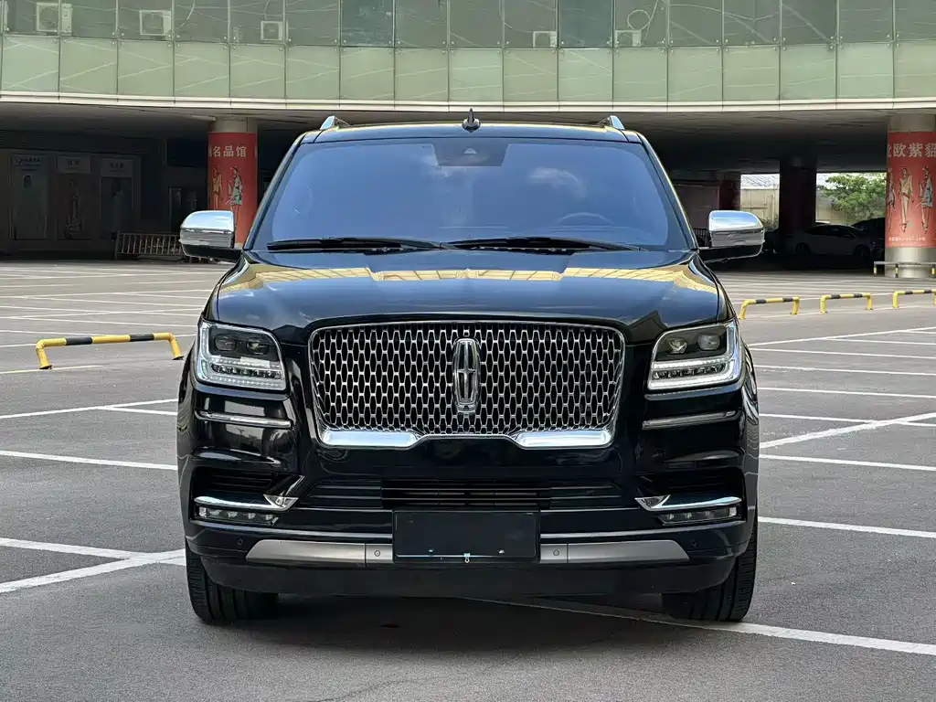 Lincoln Navigator — миниатюра 3