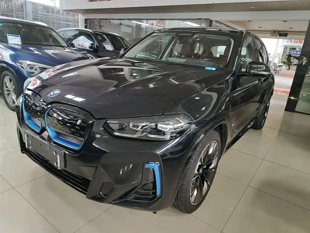 BMW iX3 2021