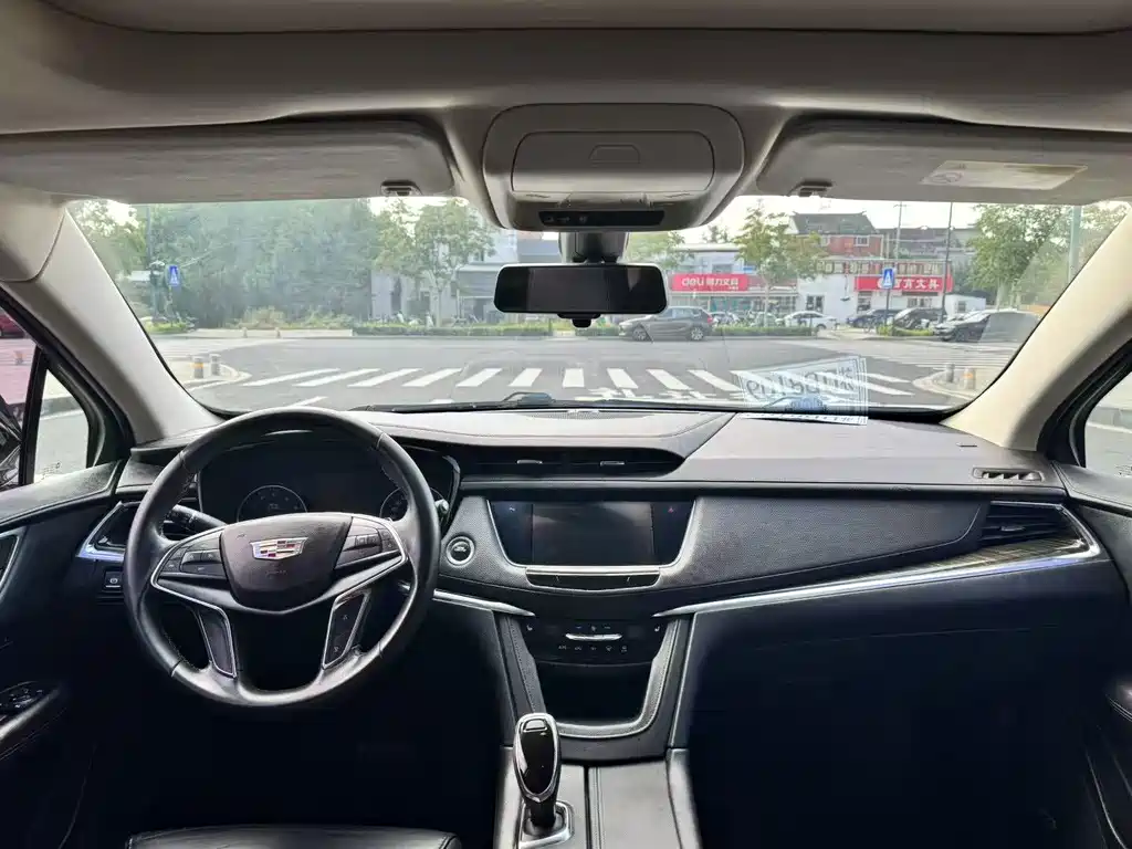 Cadillac XT5 — миниатюра 7