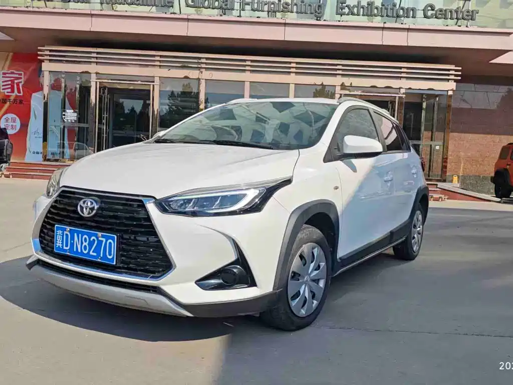 Toyota Yaris L — миниатюра 2