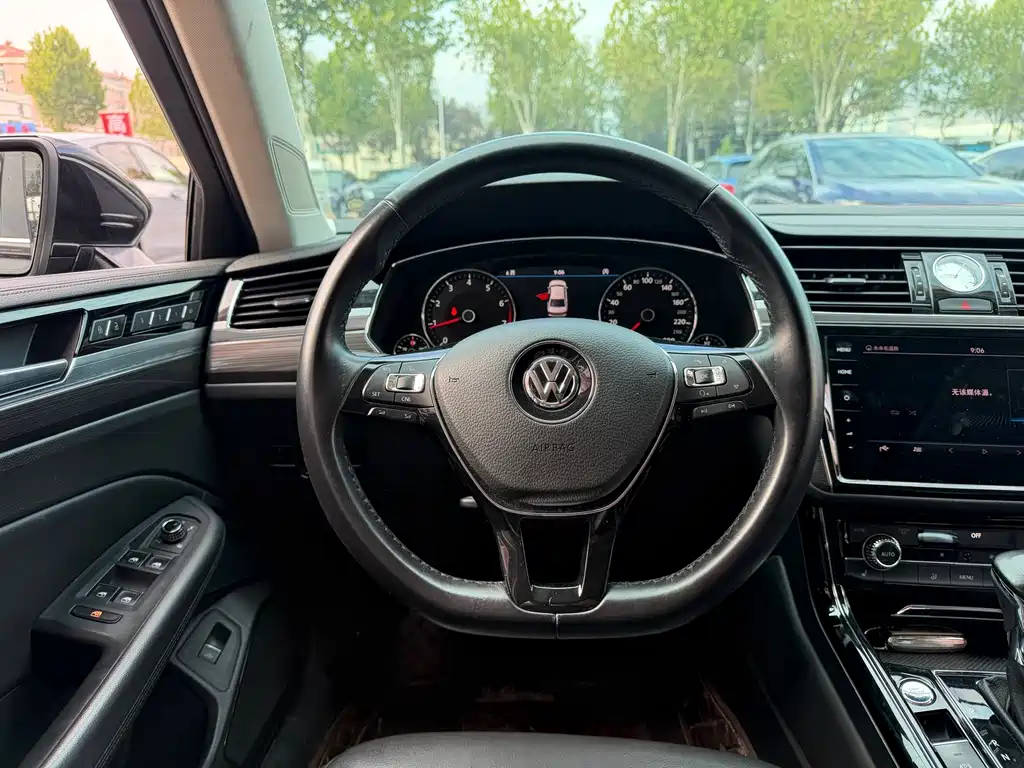Volkswagen Phideon — миниатюра 12