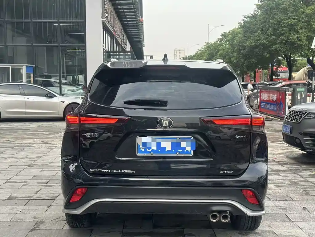 Toyota Crown Kluger — миниатюра 5