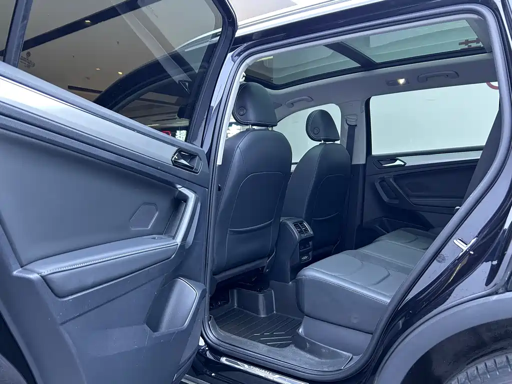 Volkswagen Tiguan L — миниатюра 6