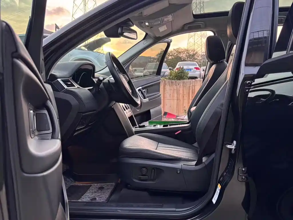 Land Rover Discovery Sport — миниатюра 4