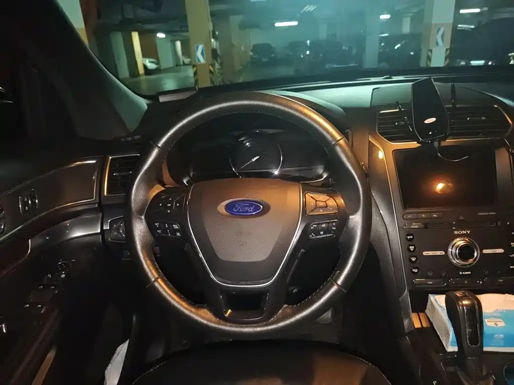 Ford Explorer (Import) — миниатюра 6