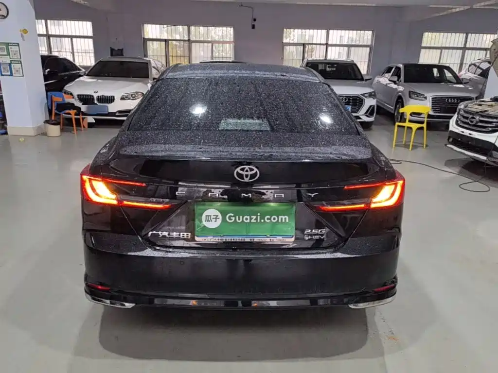 Toyota Camry — миниатюра 6