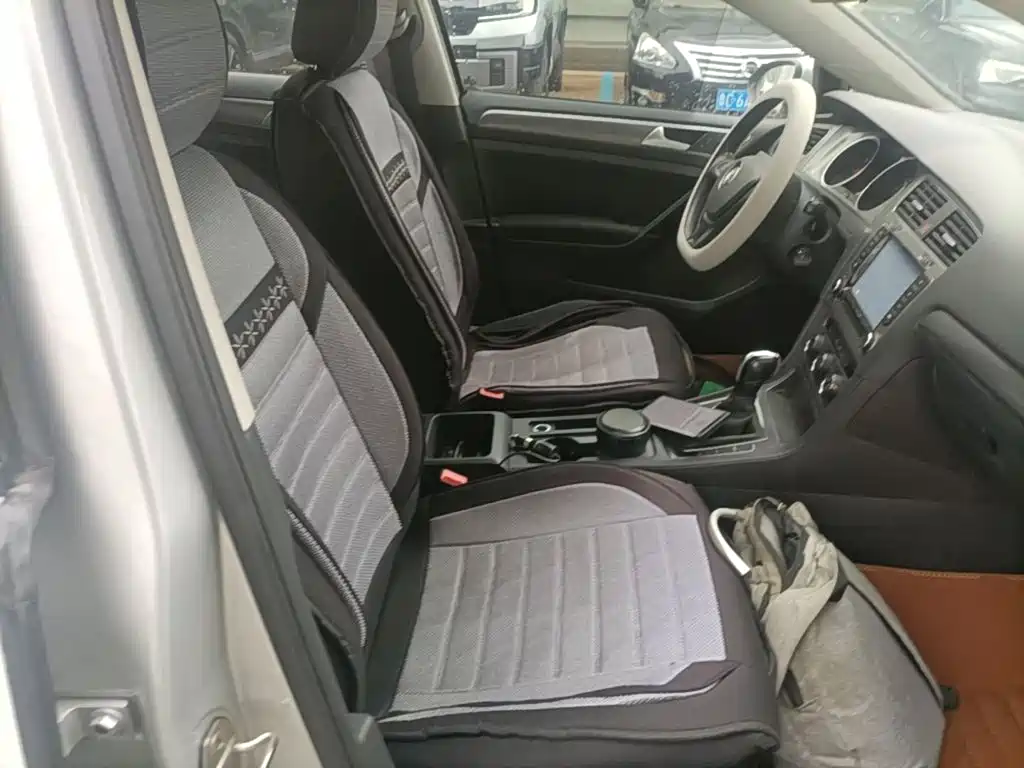 Volkswagen Golf — миниатюра 25